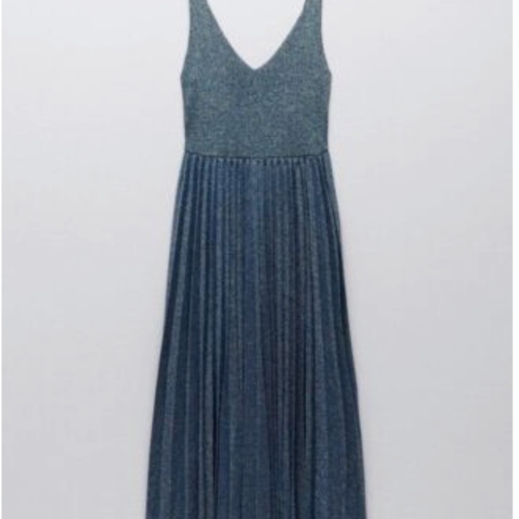 NWT Limited Ed. Zara Blue Metalllic Knit Pleated Dress "M" - Picture 3 of 4